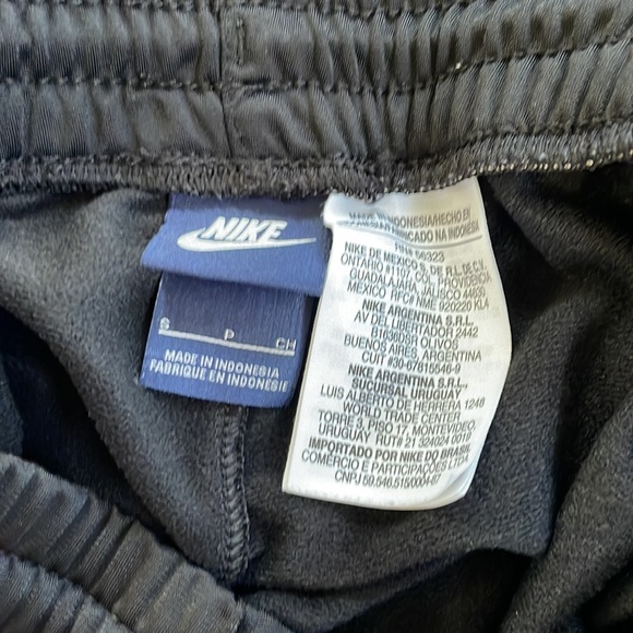 Track suit - Picture 11 of 11